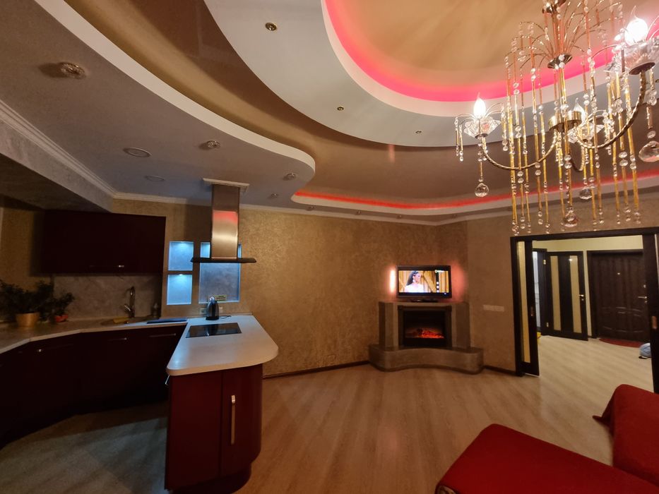 Погодинно, подобово  2к кв на Осокорках с джакузі та каміном.