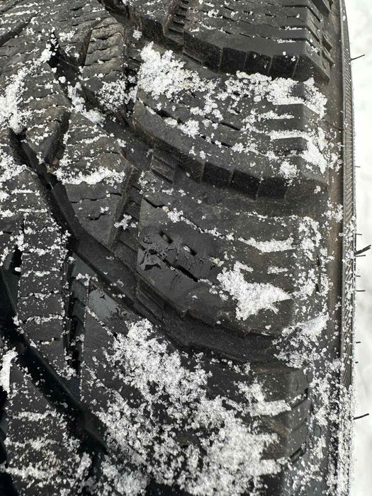 Продам зимню ризину комплект4шт 6.000тис