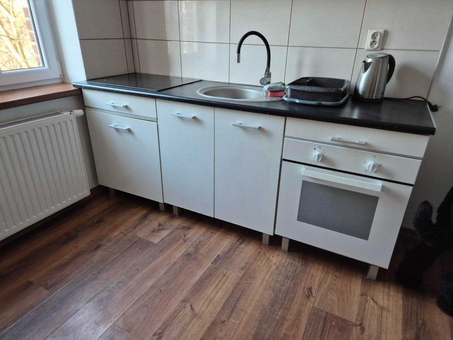 kuchnia z wyposażeniem