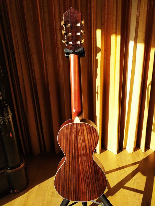 Guitarra Romântica Histórica - Peça Única de Coleção - Rosewood Maciça