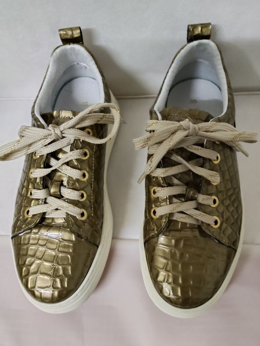 Sapatilhas MLV Portuguese Shoes douradas de Senhora