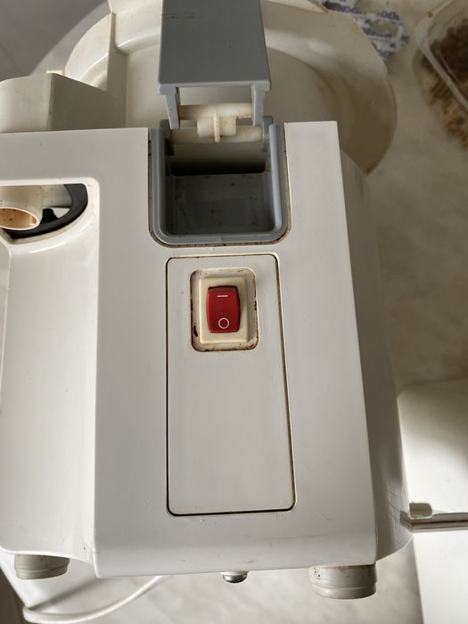 Соковитискач електричний