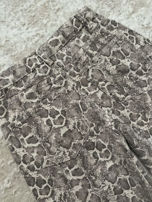 Нові! Прямі джинси straight wide leg труби у зміїний принт 32 xxs-xs