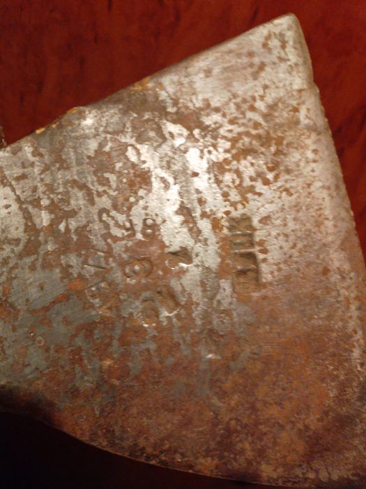 Топор,  колун , пилка,  ключ трубный ссср,  ключ газовый,  ножовка