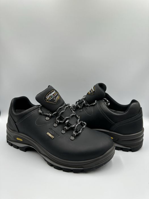 Оригінальні термо кросівки Grisport, нові, чорного кольору