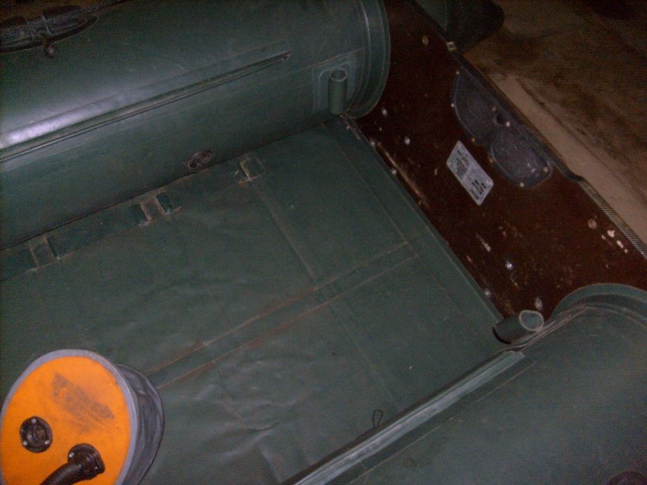 Надувная лодка Navigator LP 300