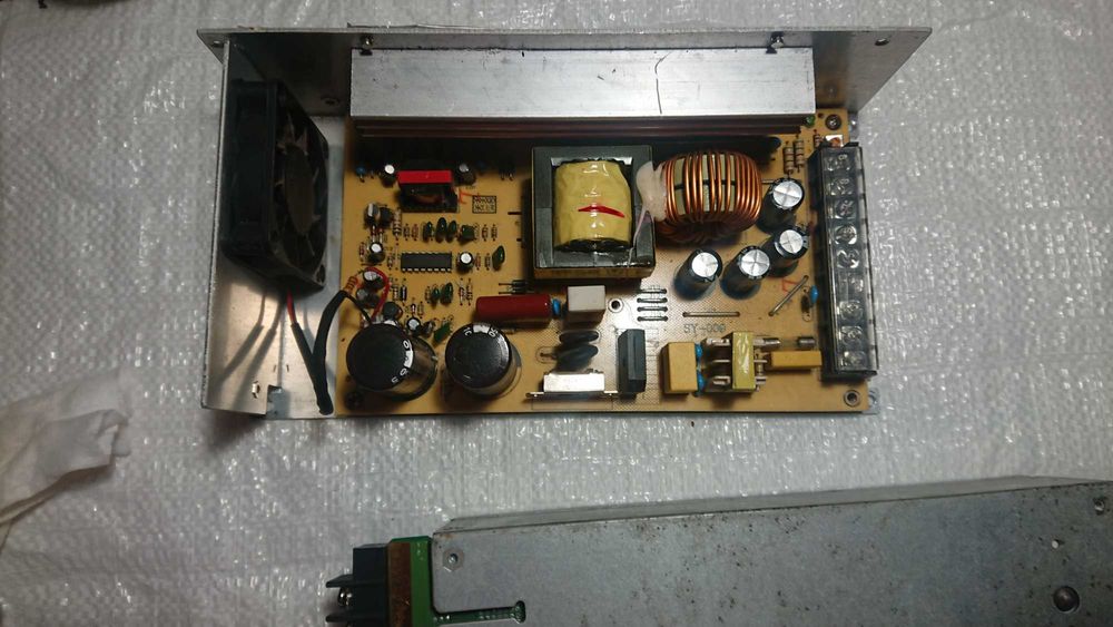 Блок питания 12~15В 50А S-600-12 на ремонт или запчасти .