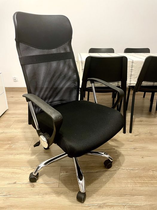 Krzesło biurowe kolor czarny