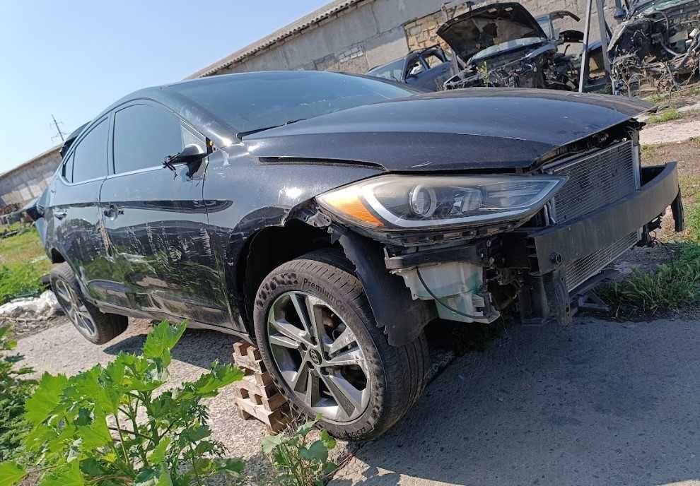 Кузов Hyundai Elantra 2.0 бенз 2017 черный. Разборка Hyundai Elantra