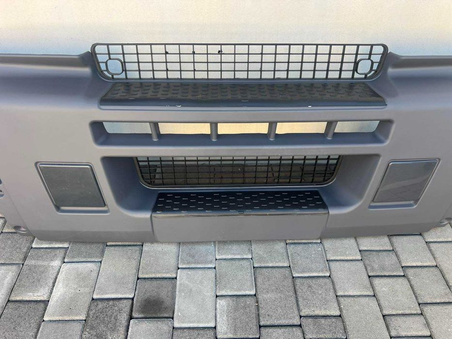 Бампер комплектний з решітками Renault Premium Dxi рено преміум бампер