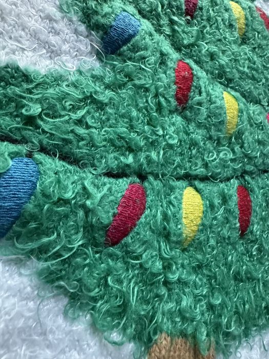 Biały Sweter TU z motywem świątecznym rozmiar 134 cm