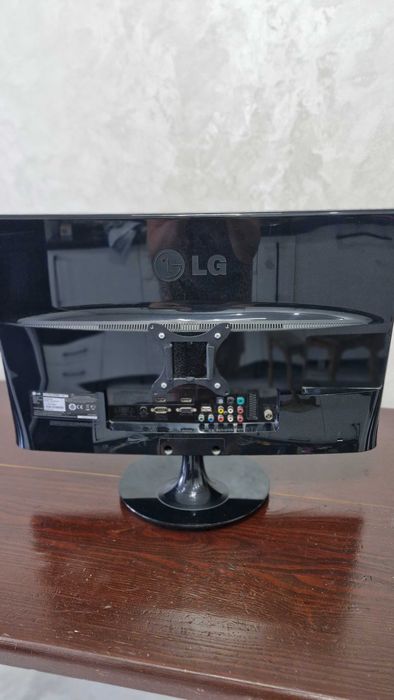 Телевізор LG FLATRON M2380D