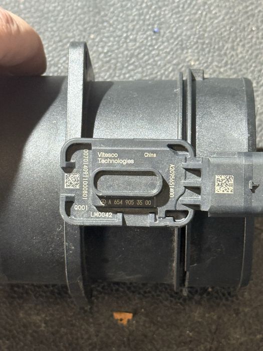 Датчик дмрв воздумер  витратомір повітря  спрінтер  Sprinter W907 654