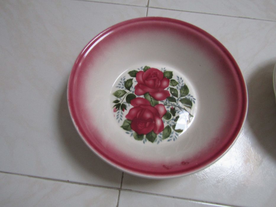 Duas tijelas antigas