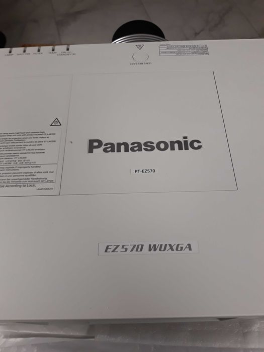 Проектор Panasonic EZ570