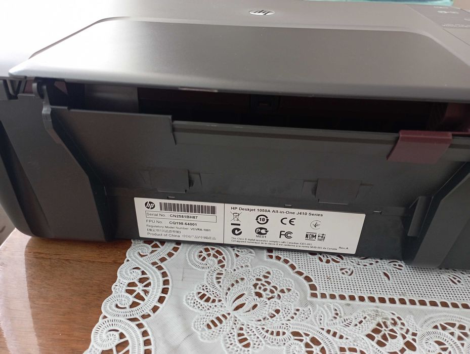 Drukarka z pełnymi wkładami HP 1050A