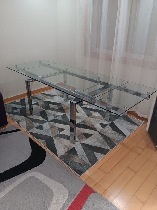 Mesa de sala jantar com cadeiras