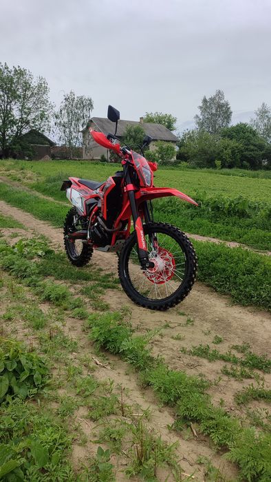 Мотоцикл Spark 300