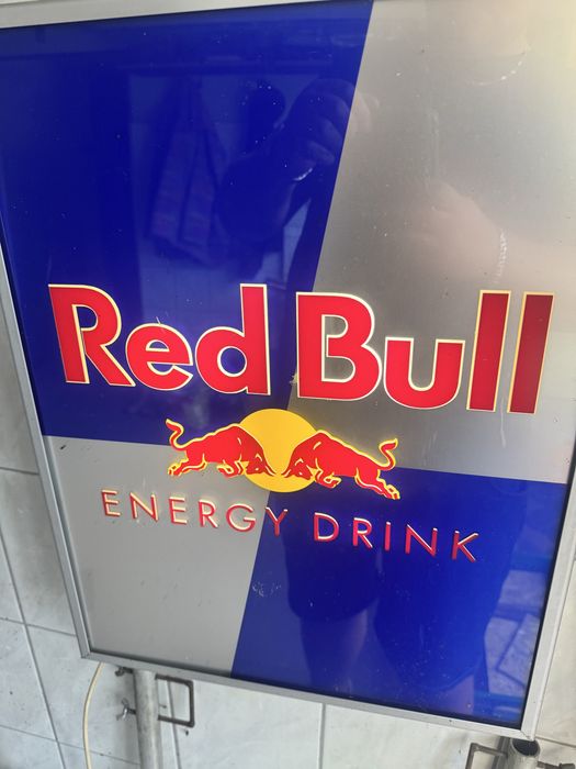 Plafon, ekspzytor redbull