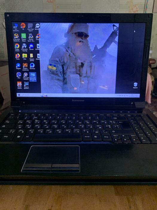 Ноутбук для навчання та ігор Lenovo V560