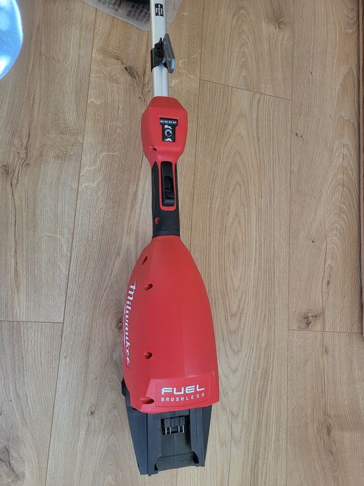Тример milwaukee 3006 m18 2 шт. Fuel