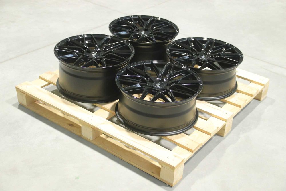 OUTLET! Felgi Japan Racing JR28 18x7,5 + 18x8,5 ET40 5x112 Gloss Black