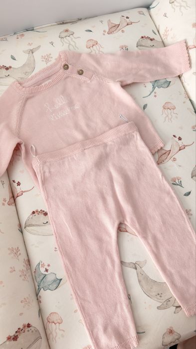 Вʼязаний костюм для дівчинки