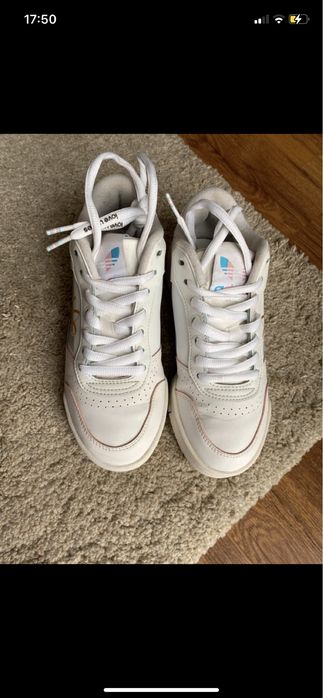 Buty adidas Carrera Low Pride, rozm 36