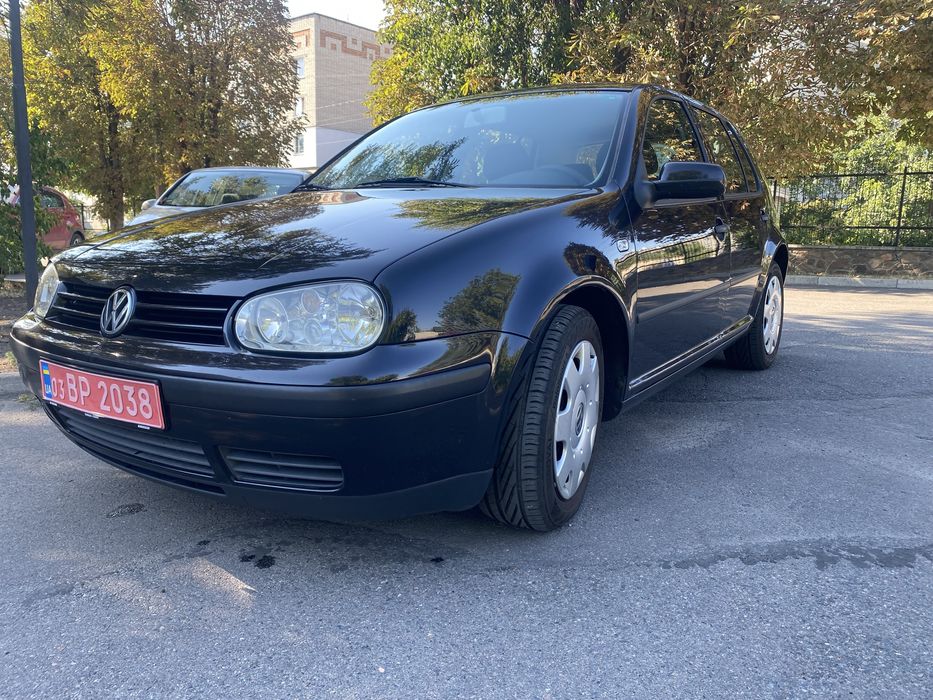 Свіжепригнаний Volkswagen Golf