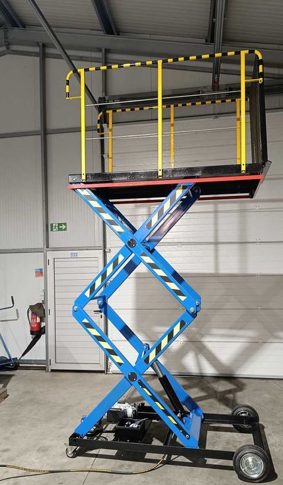 Plataforma elevatória / Mesa elevatória