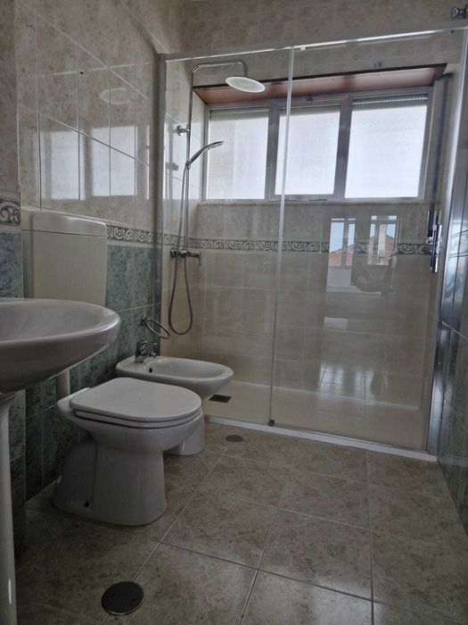 Arrenda-se - T 1 - Avenida Doutor Dias da Silva