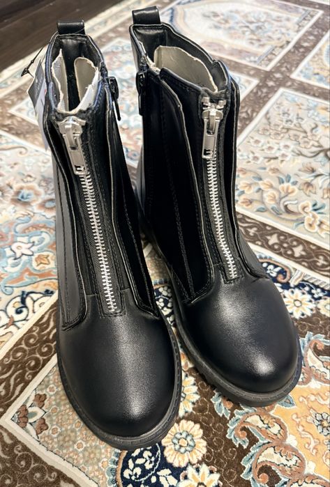 Продам  дитячі  челсі