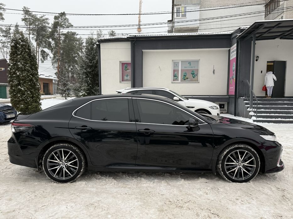 Toyota Camry HYBRID 2021 р.