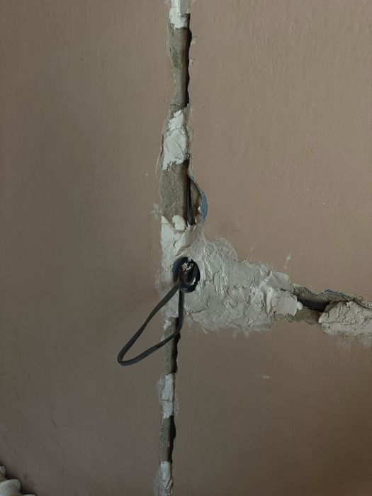 Продаж: частини будинку   з гаражем у центрі Ужгорода терміново