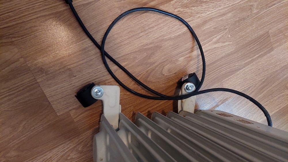 Radiador a óleo dos pequenos a funcionar muito bem