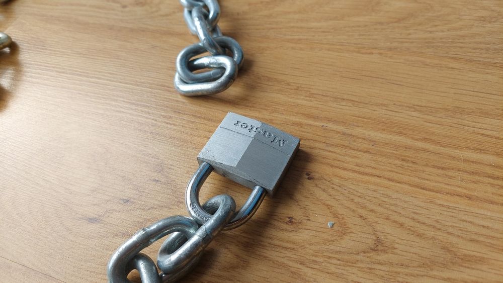 Corrente com cadeado