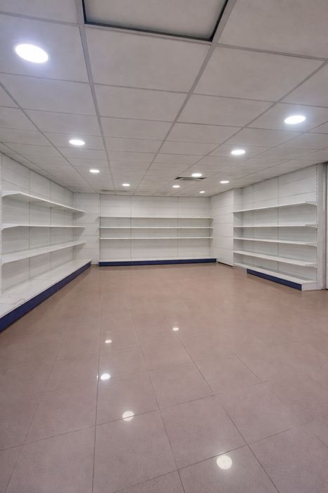 Prateleiras de Loja ou supermercado metálicas brancas