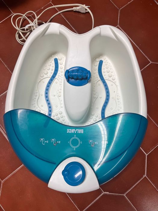 Bacia de hidromassagem para pés
