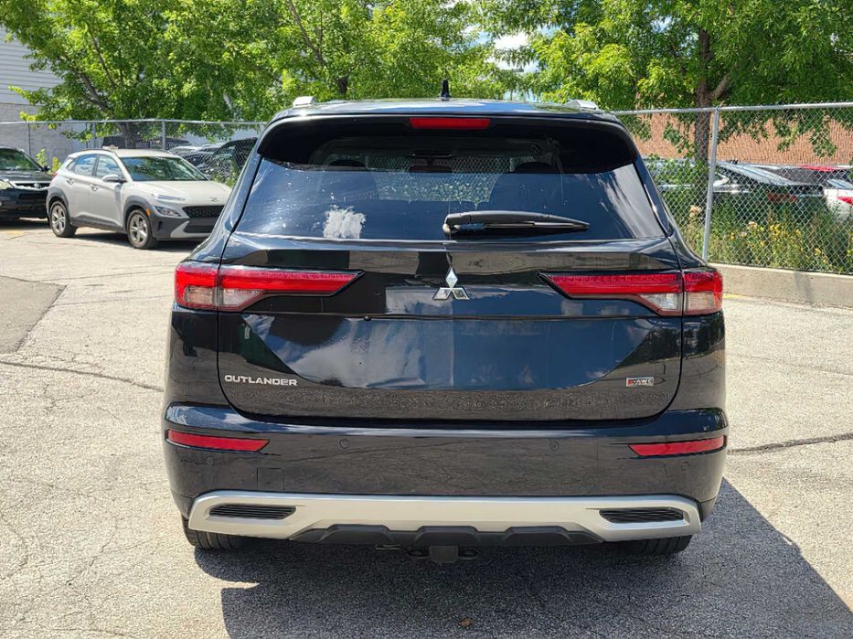 Mitsubishi Outlander SEL      2022