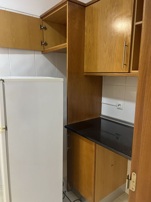 Arrendo T0 com cozinha equipada e contas incluidas