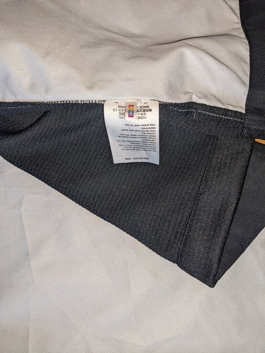 Продам куртку ветровку YONEX.