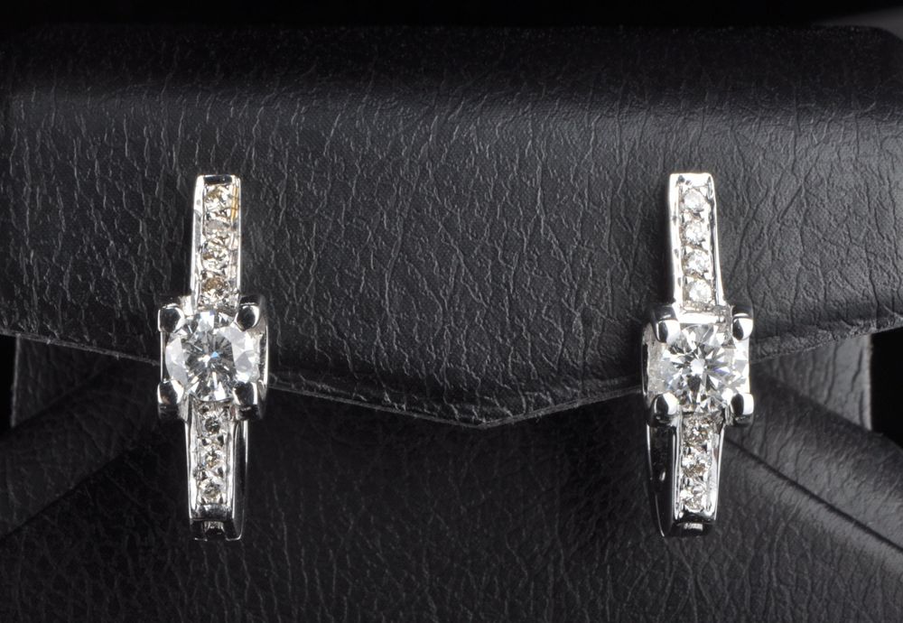 Серьги из белого золота 750 с бриллиантами - 0.83ct