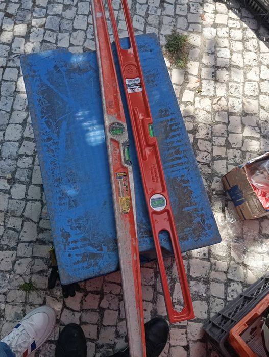 Níveis antichoque Stanley 1m e nivotop 80cm