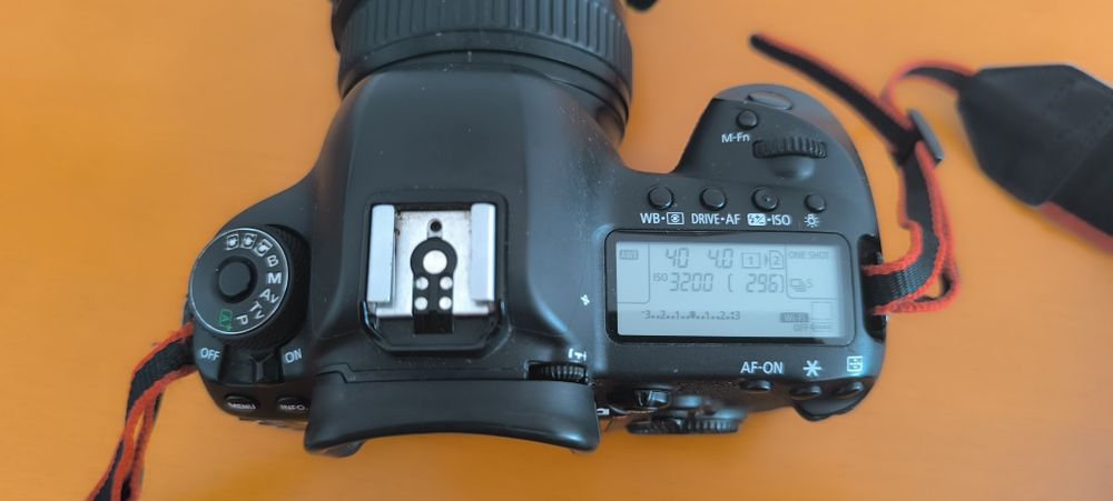Canon 5d MK iv  + grip original Canon + 3 baterias