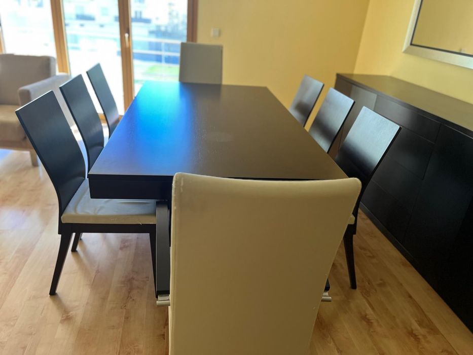 Mesa em madeira maciça , cor wengé marca Lusorustik