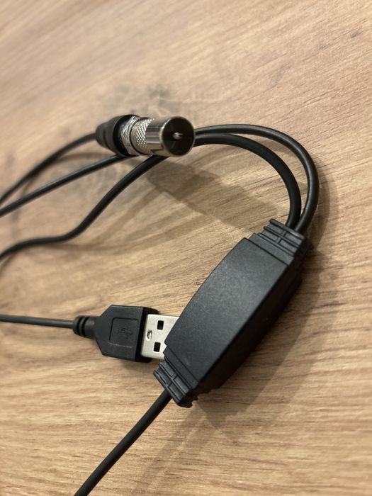 Antena cyfrowa TV wraz z zasilaczem usb