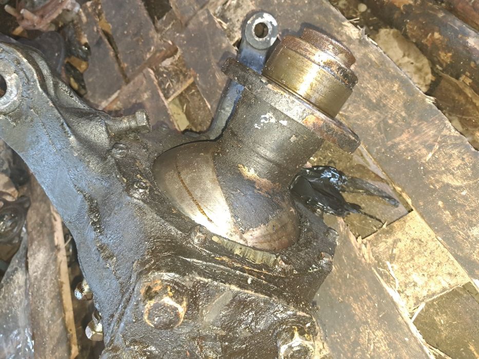 Редуктор газ 66 блокуючий, кулак полуось кулак