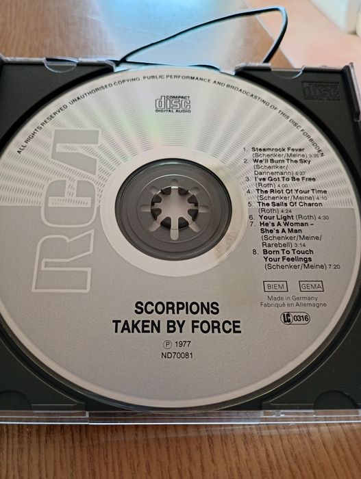 Scorpions Taken by force CD 1a edição 1988