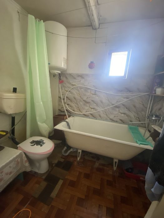 Продаж. 1/2 будинку в тихому центрі ( район Астри)