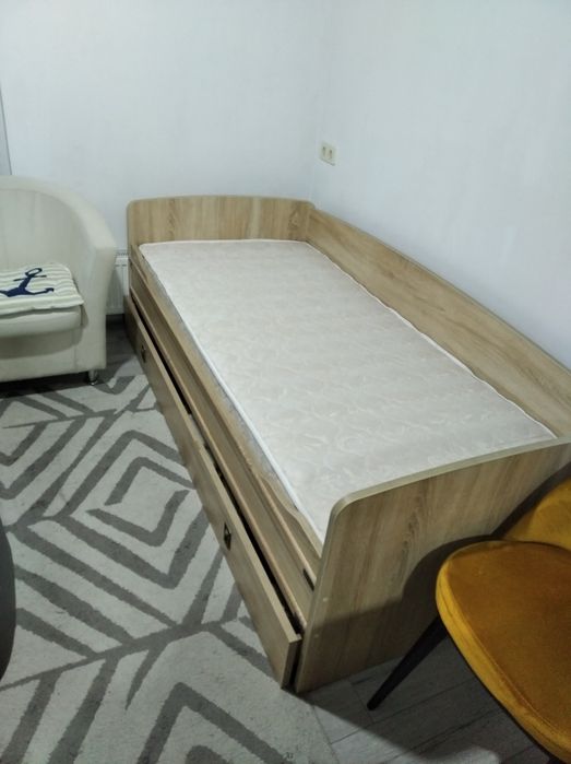 Кровать с ящиком